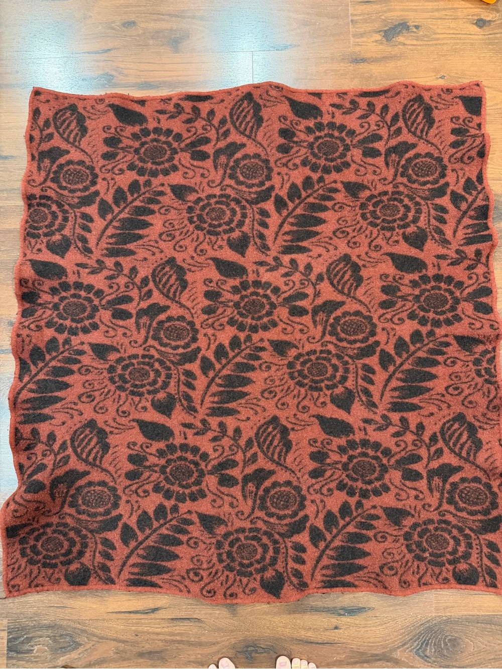 PERUVIAN CONNECTION Floral Baby Alpaca Wool blanket 44x46 red black